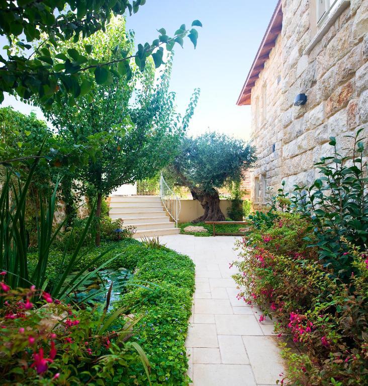 Отель Jasmine Mansion Рош-Пинна Экстерьер фото
